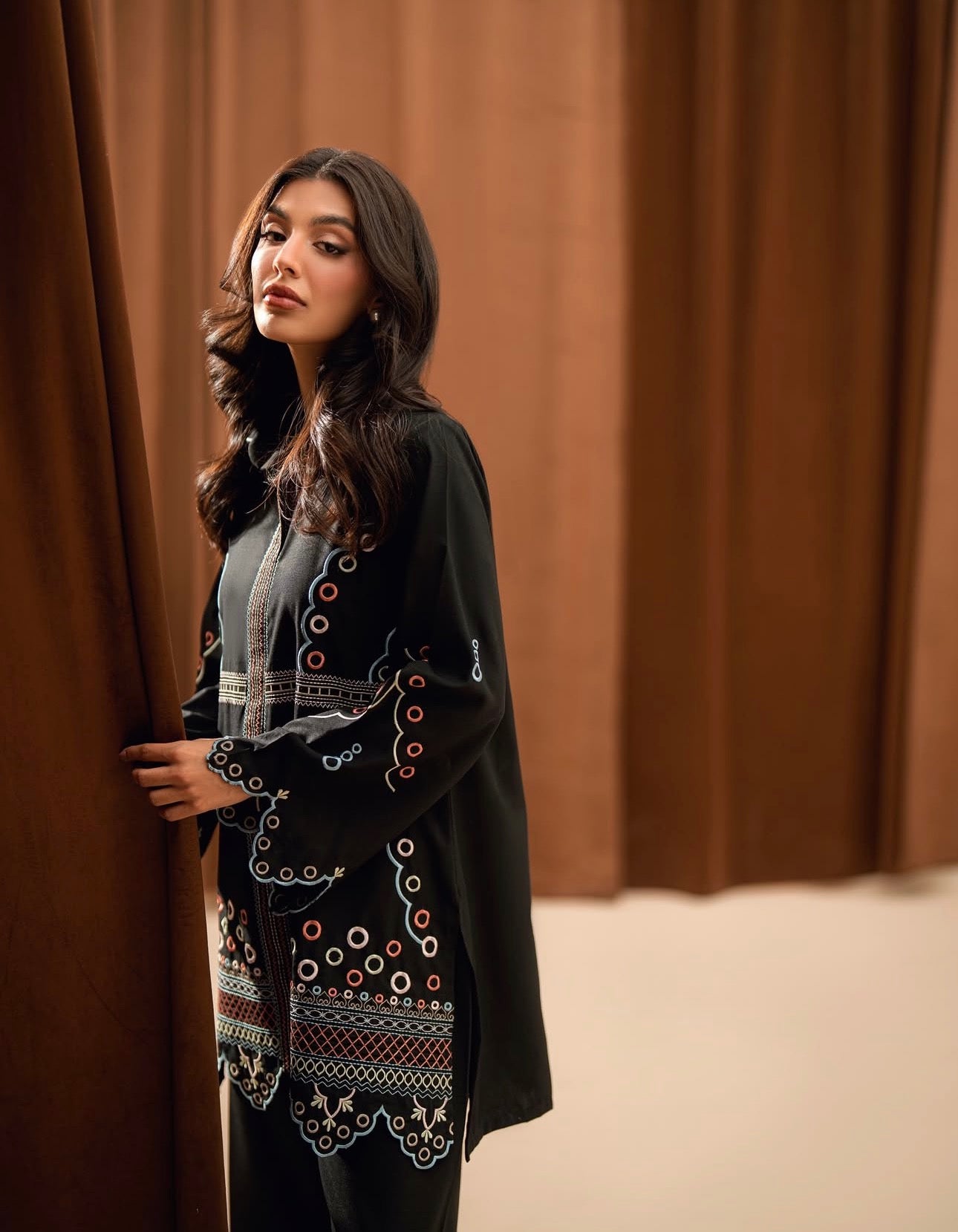 Lalarukh - 2Pc Embroidred Suit - Premium Linen