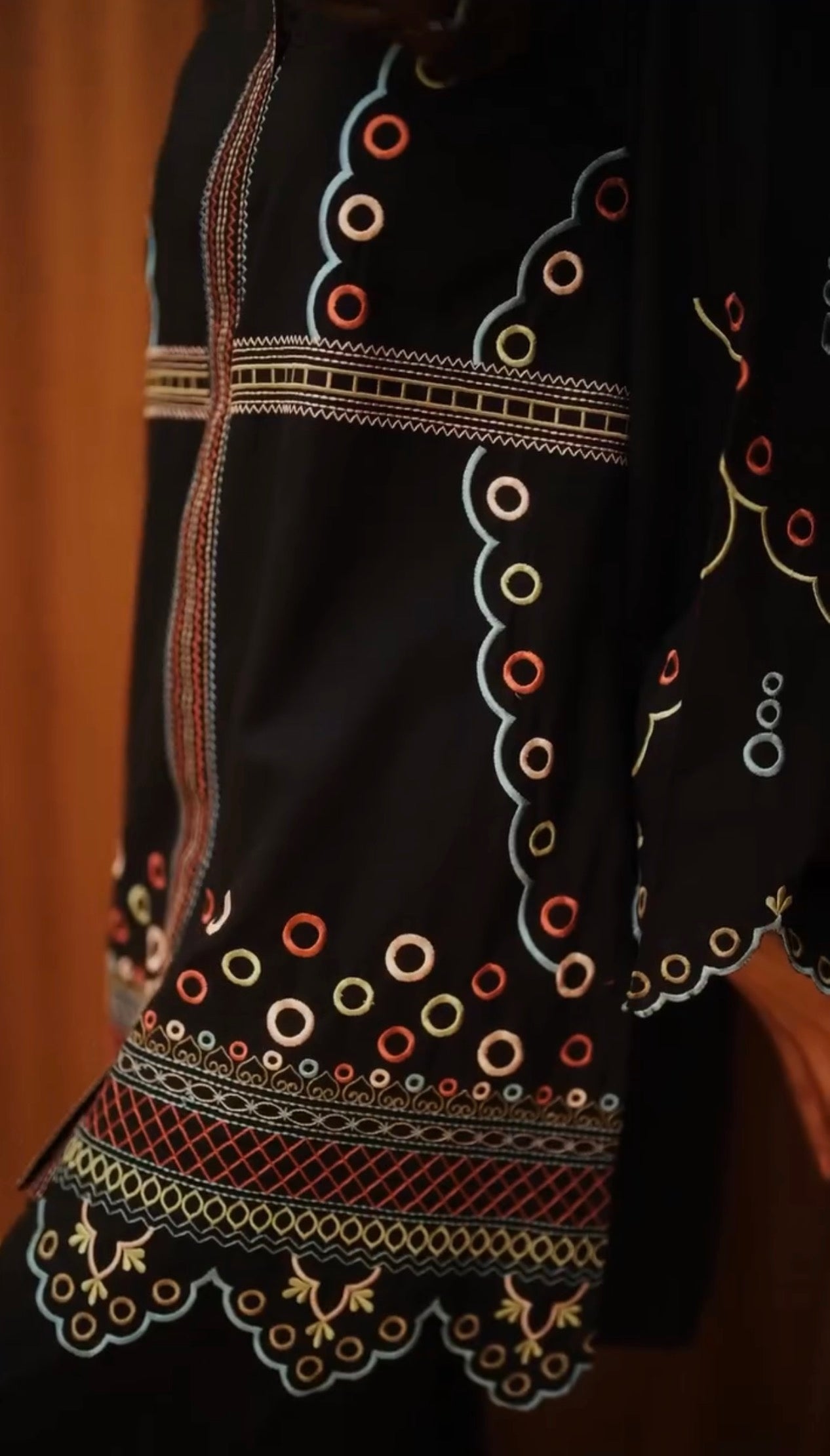 Lalarukh - 2Pc Embroidred Suit - Premium Linen